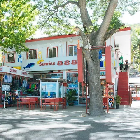 ホテル Reddoorz Near Oslob Whale Shark Watching Area